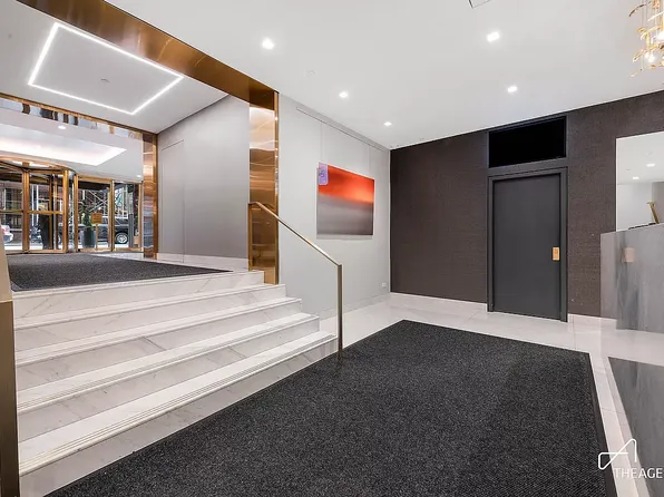 150 West 51st Street image 11 of 12