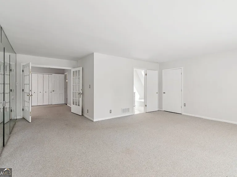 355 Westerhall Ct — Photo 14