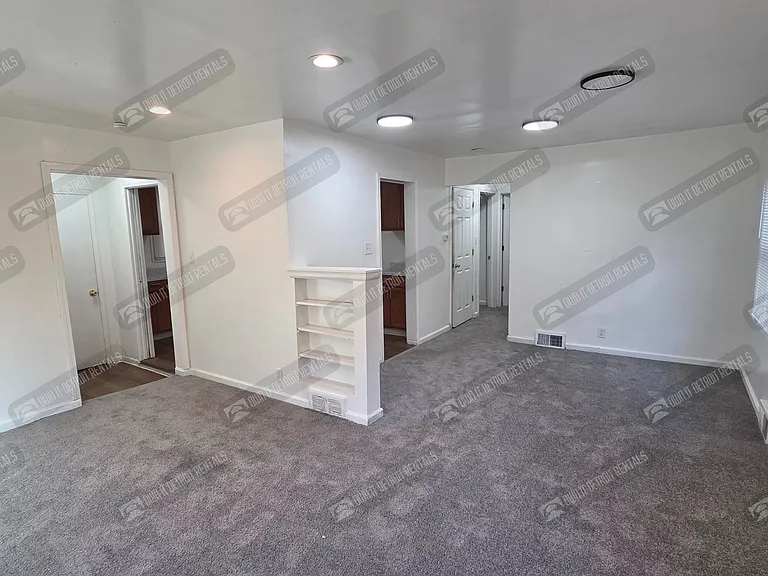 11781 Kilbourne St — Photo 9