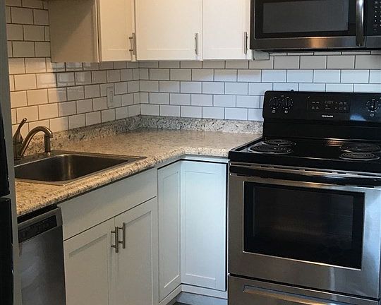 5th image of 1307 Bradley Dr