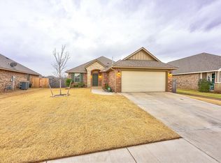 18609 Melogold Dr, Edmond, OK 73012