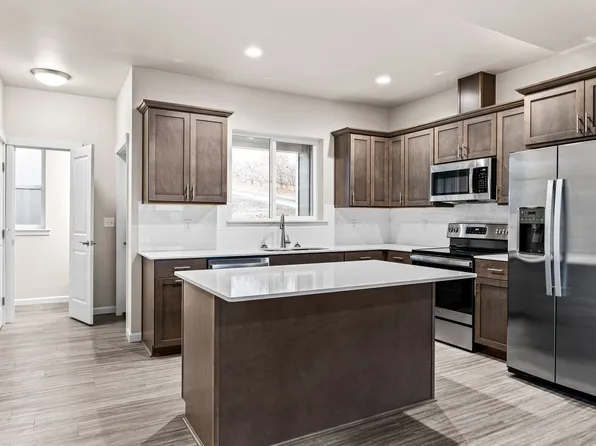 6716 W. Washington Ave, 6716 W Washington Ave #5, Yakima, WA 98903