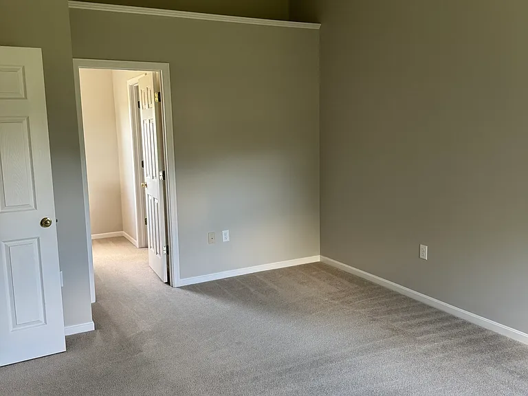 2202 Parliament Ct — Photo 5