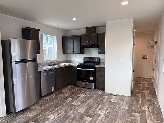 3rd image of 75 W 250 N #13