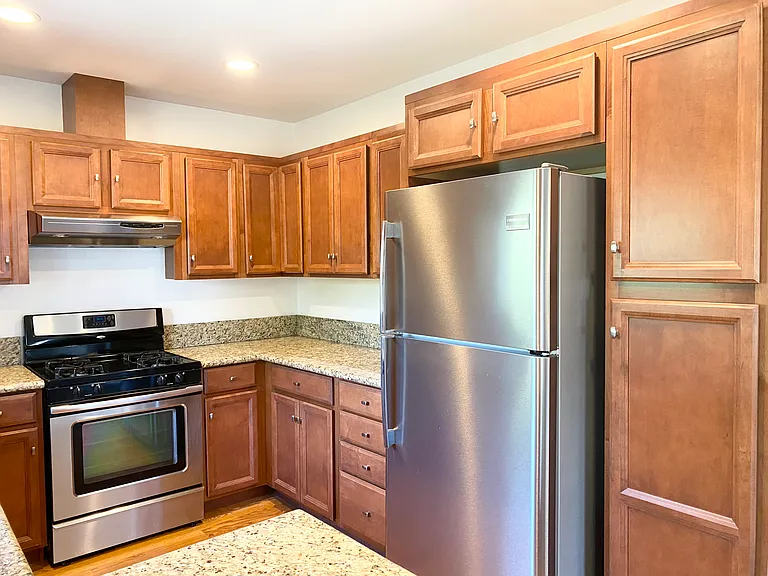 2215 Harriman Ln #A — Photo 9