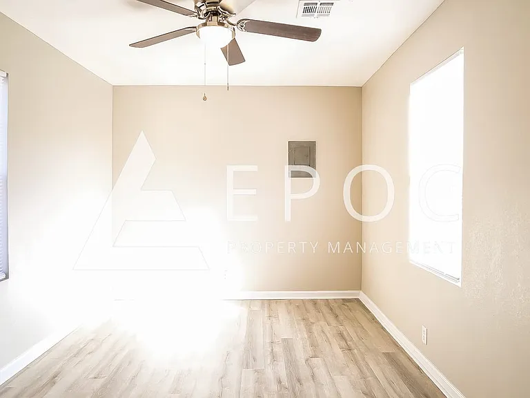 2309 N Xanthus Ave — Photo 6
