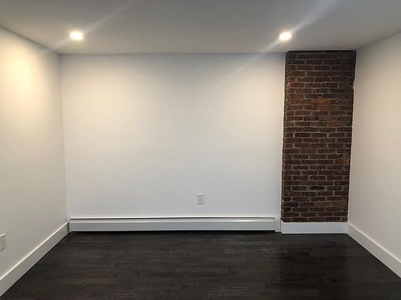3rd image of 835 E 224th St Floor 2