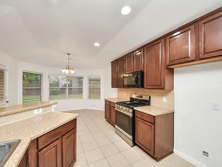 2412 Appian Way — Photo 21