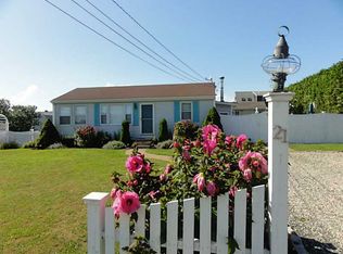 21 Cypress Ave, Narragansett, RI 02882