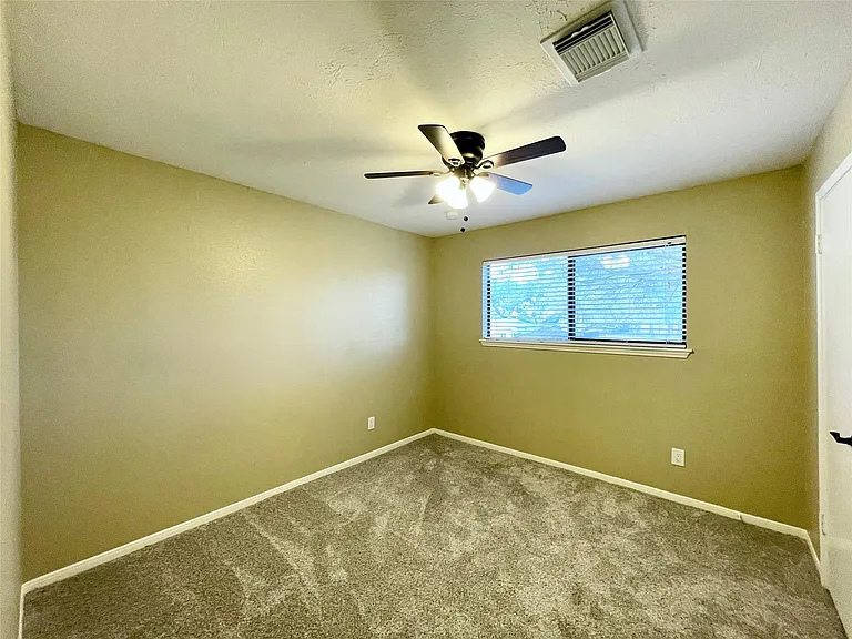 15006 Elmont Dr — Photo 33