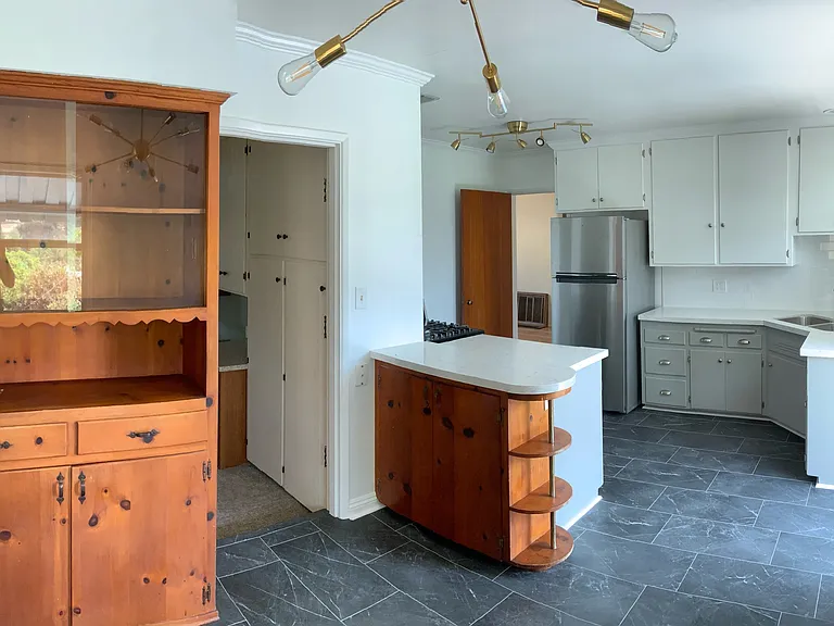 5853 Adelaide Ave #5855 — Photo 8