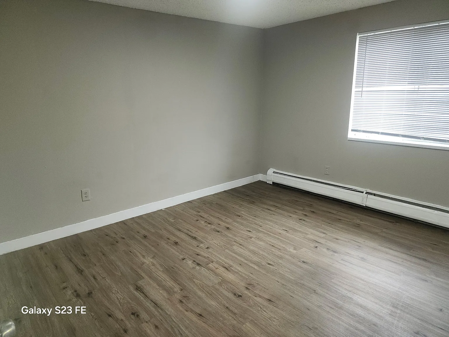 11948 East 17th Ave - 5 — Photo 2