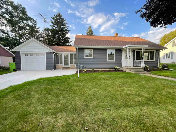 2306 Illinois Ave, New Holstein, WI 53061