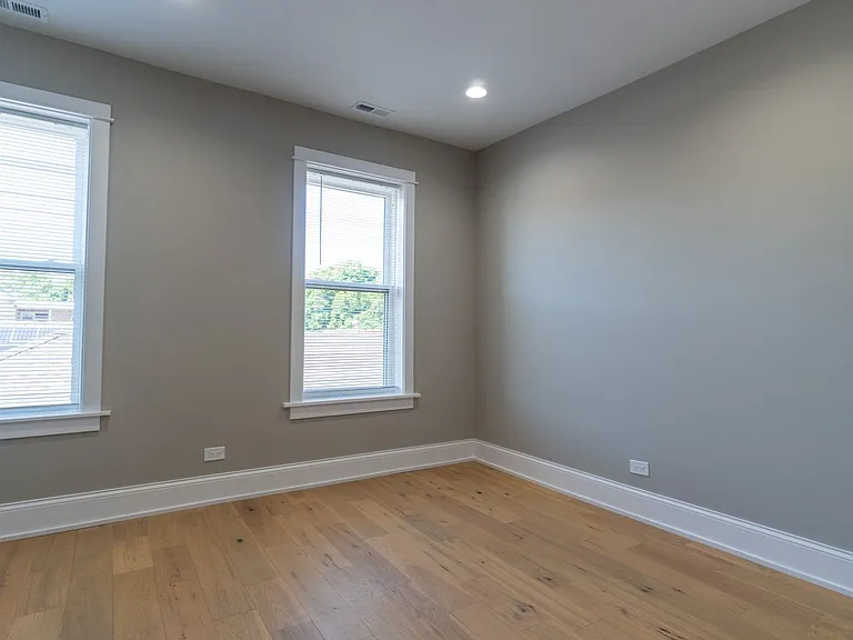 Pf Arg 5400 N. Paulina — Photo 17