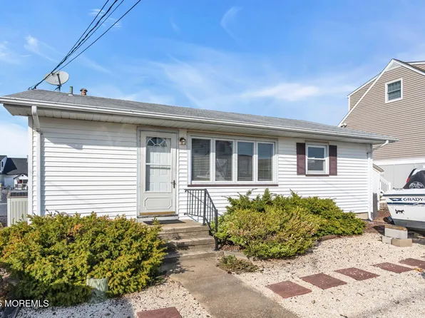 330 Cheryl Drive, Toms River, NJ 08753