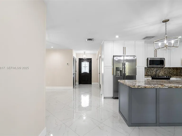 13611 SW 77th St — Photo 9