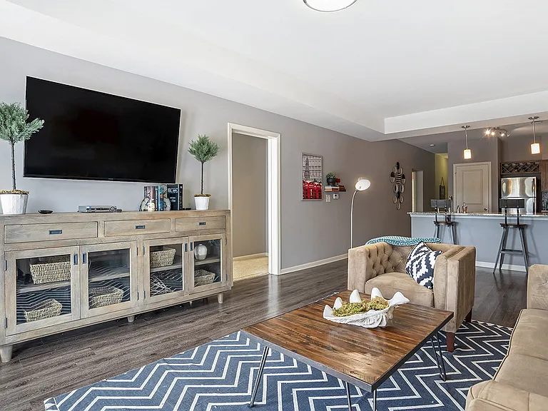 The Heights Apartments — Photo 4