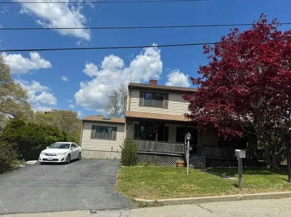 23 Oliveira Ave, Acushnet, MA 02743