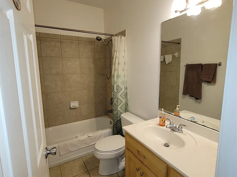 77 Groves Ln — Photo 32