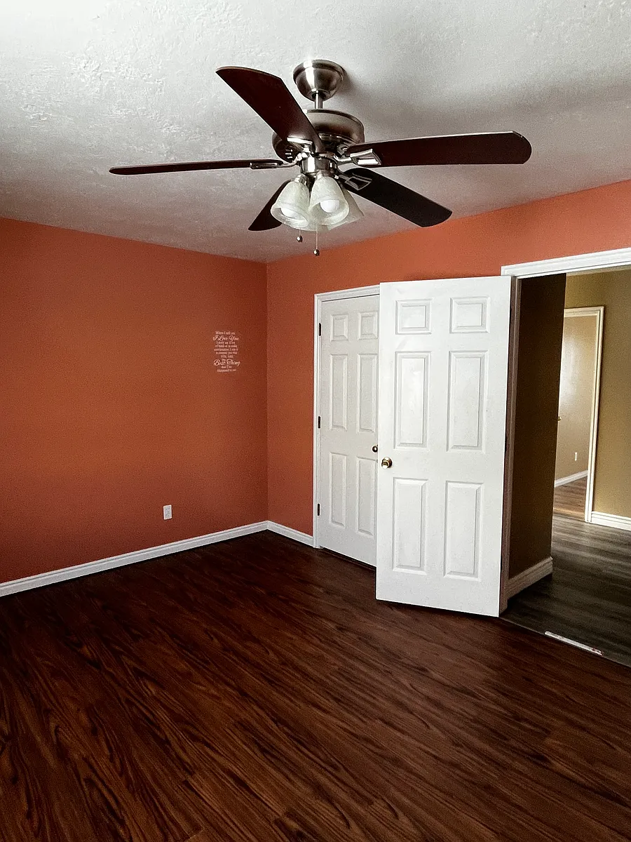 Building Photo - 1588 Talon Dr #1588