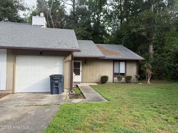 7 S Onsville Pl, Jacksonville, NC 28546