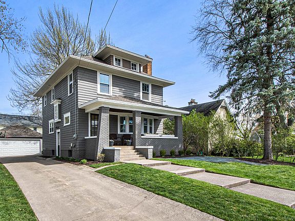 3rd image of 960 Orchard Ave SE