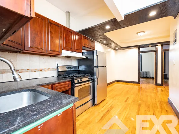 189 Stanhope Street image 2 of 14