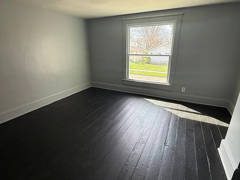 334 Woods Ave — Photo 5