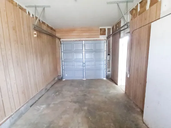 1225 W Garza St, Slaton, TX 79364