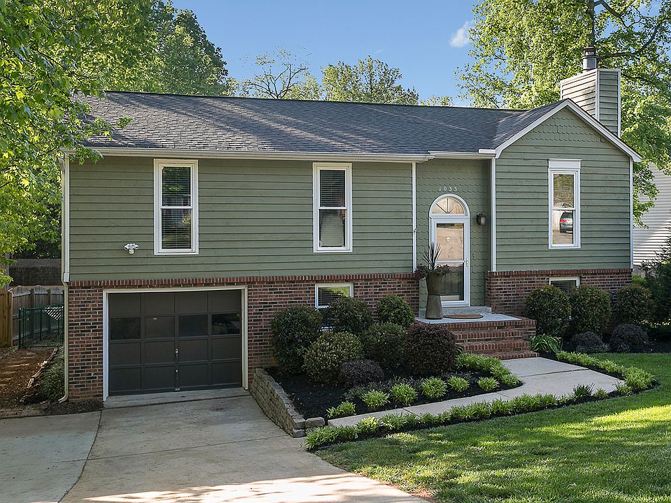 1033 Summit Drive