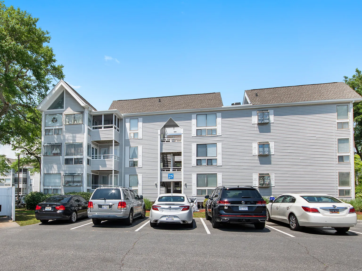 2 bed, 960 sqft, $1,599 — Photo 3