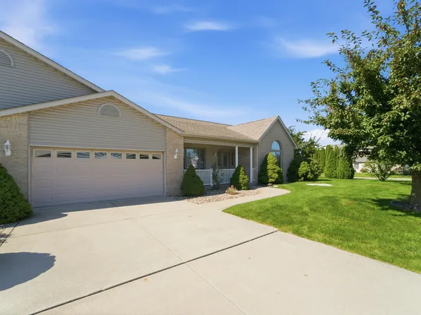 10818 Pike St, Winfield, IN 46307