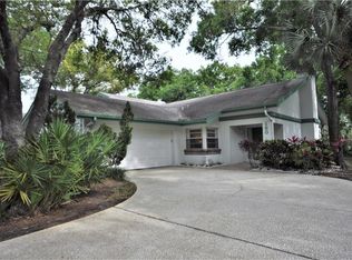 180 Woodridge Cir, Oldsmar, FL 34677