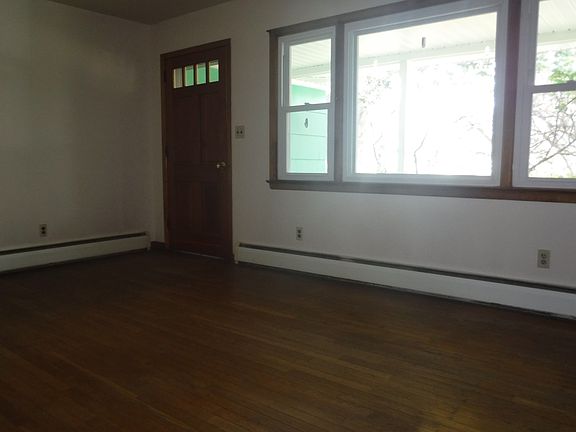 4th image of 909 Huff Ave