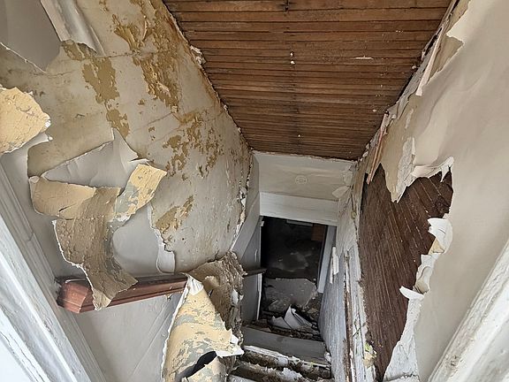5th image of 3860 N Delaware St