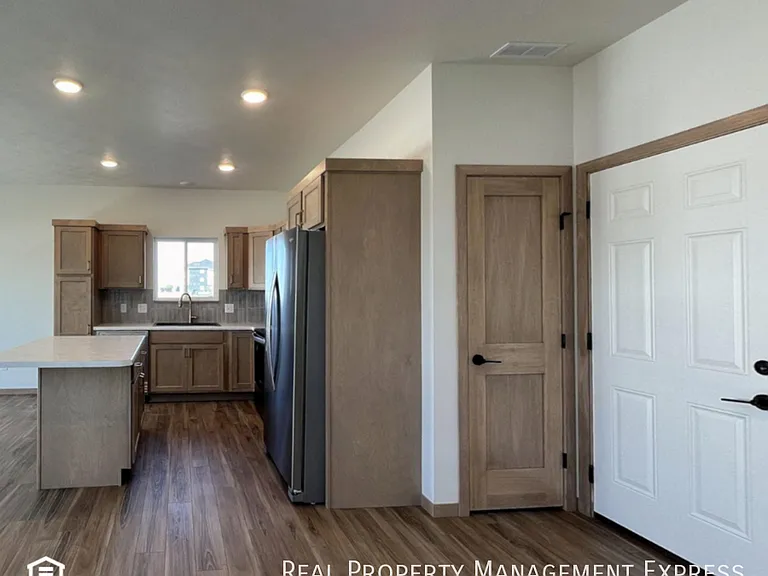 9006 W Jerald Pl — Photo 4