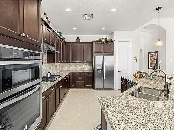 4th image of 9889 Alhambra Ln