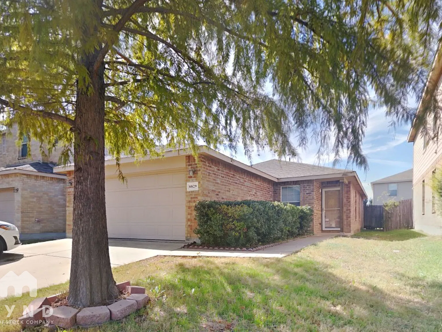 3 bed, 2.0 bath, 1296 sqft, $1,899 — Photo 1