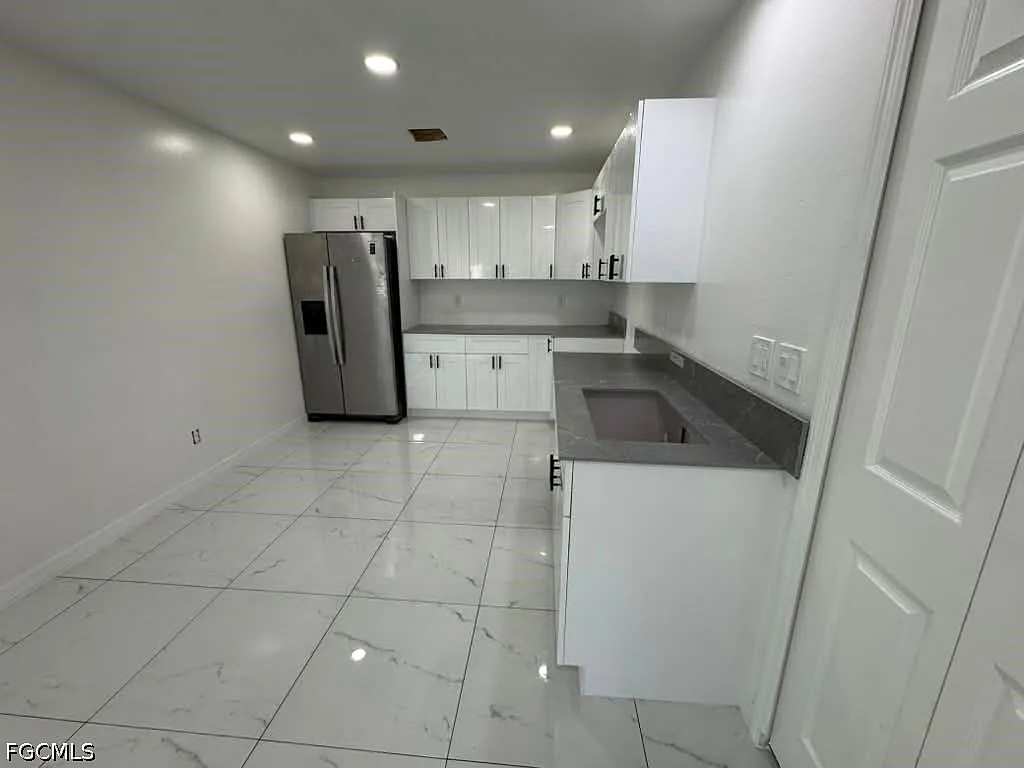 732 Ichabod Ave — Photo 2
