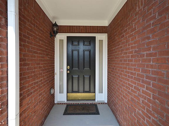 2nd image of 962 Fairmont Park Dr