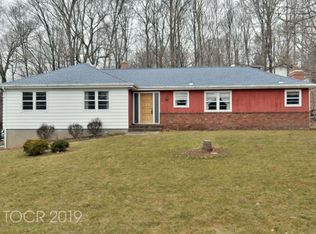 27 Fox Hill Rd, Upper Saddle River, NJ 07458