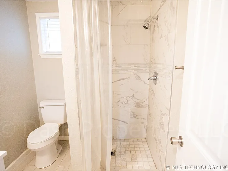 821 S Quaker Ave — Photo 51
