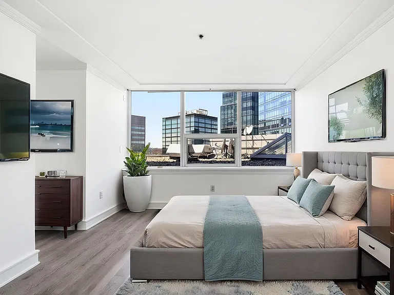1 Renaissance Sq #11G — Photo 12