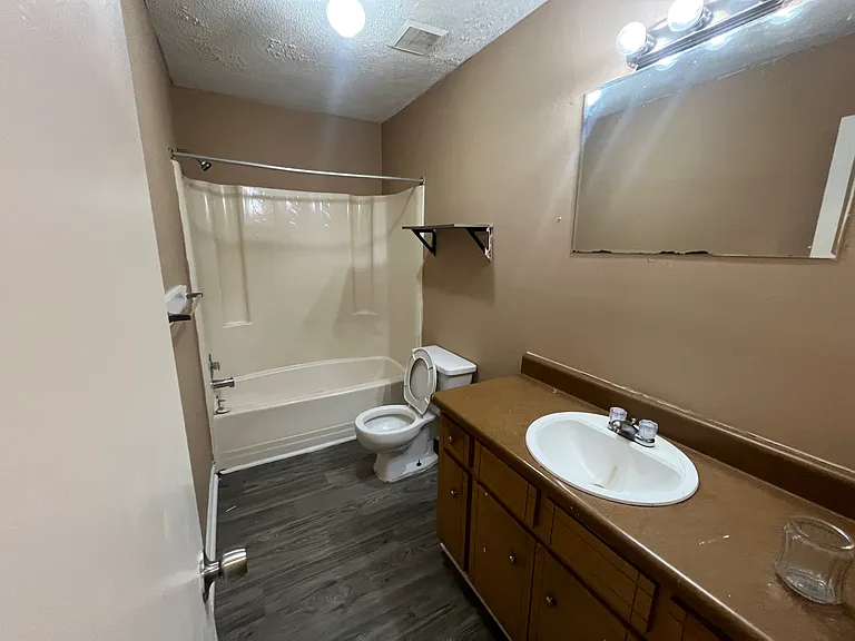 2413 Baywood Dr — Photo 6