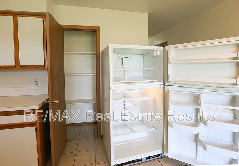2223 W Roselawn St — Photo 9
