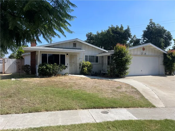 1009 S Driftwood Dr, Santa Ana, CA 92704