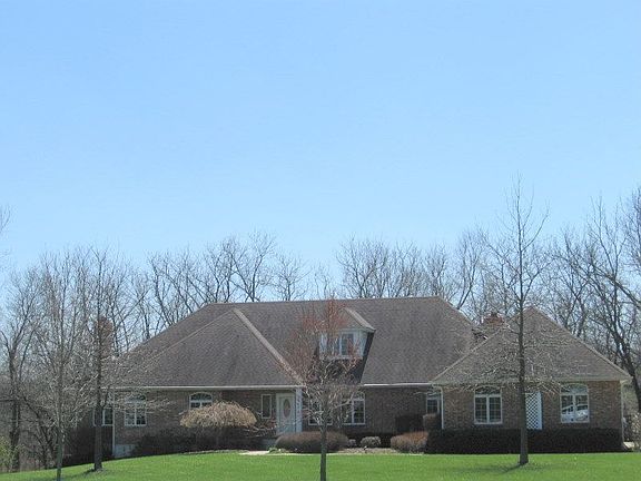 2nd image of 18475 Canterbury Ct