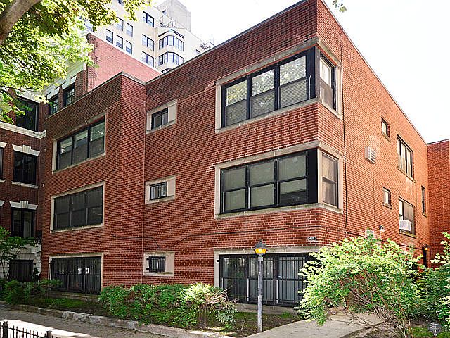 1st image of 425 W Wellington Ave APT 2S