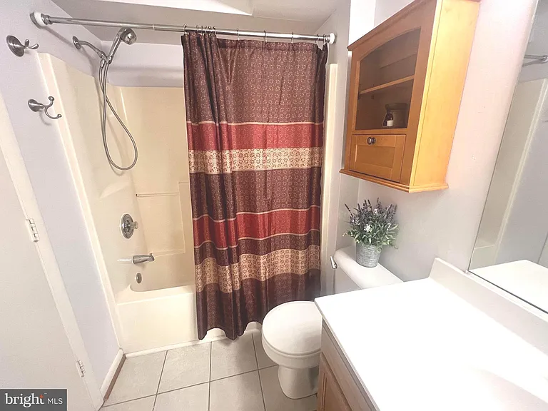 50 Sandstone Ct #B — Photo 10