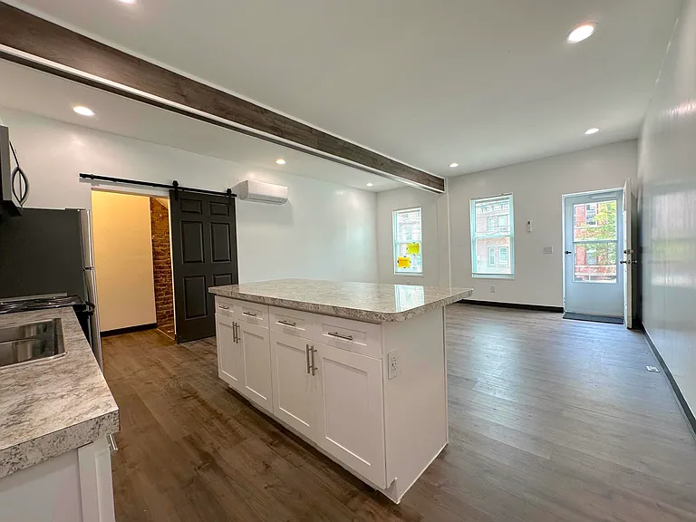 403 Liberty St — Photo 4